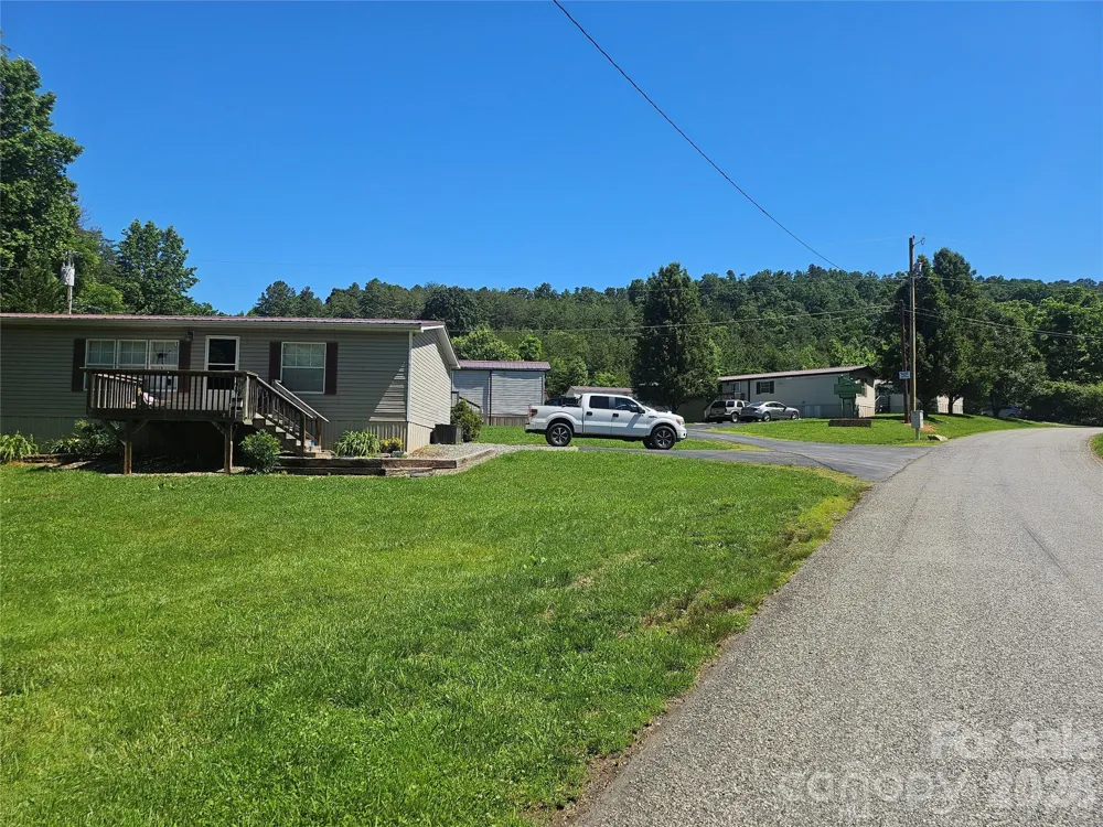 8 Mountain View Road Weaverville, NC 28787