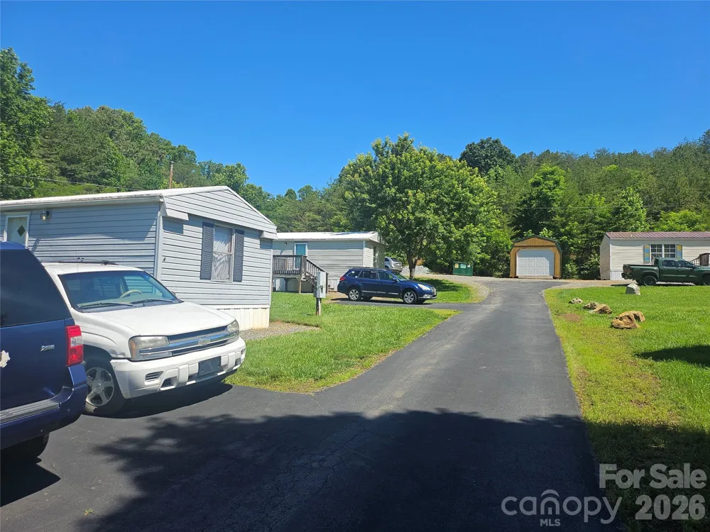 8 Mountain View Road Weaverville, NC 28787