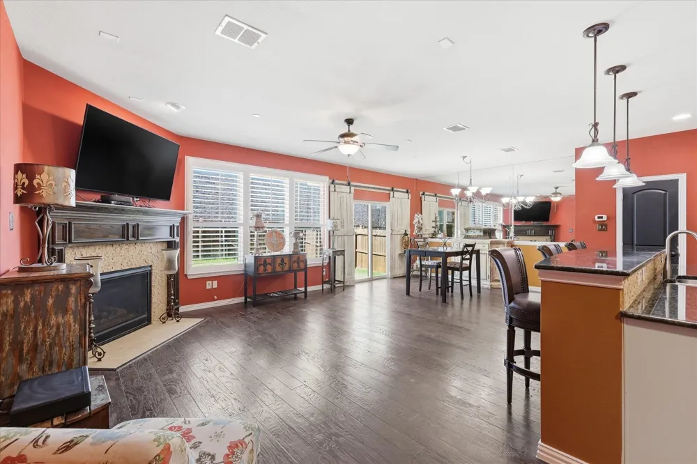 399 Dublin Street Lewisville, TX 75067