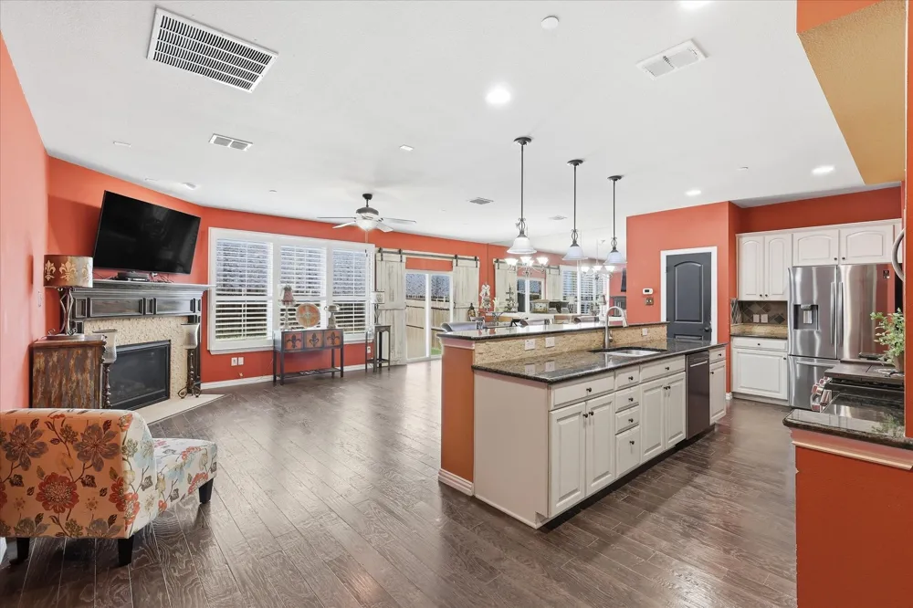 399 Dublin Street Lewisville, TX 75067