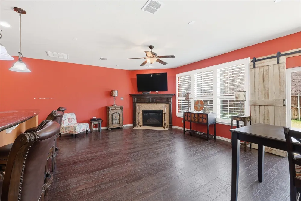 399 Dublin Street Lewisville, TX 75067