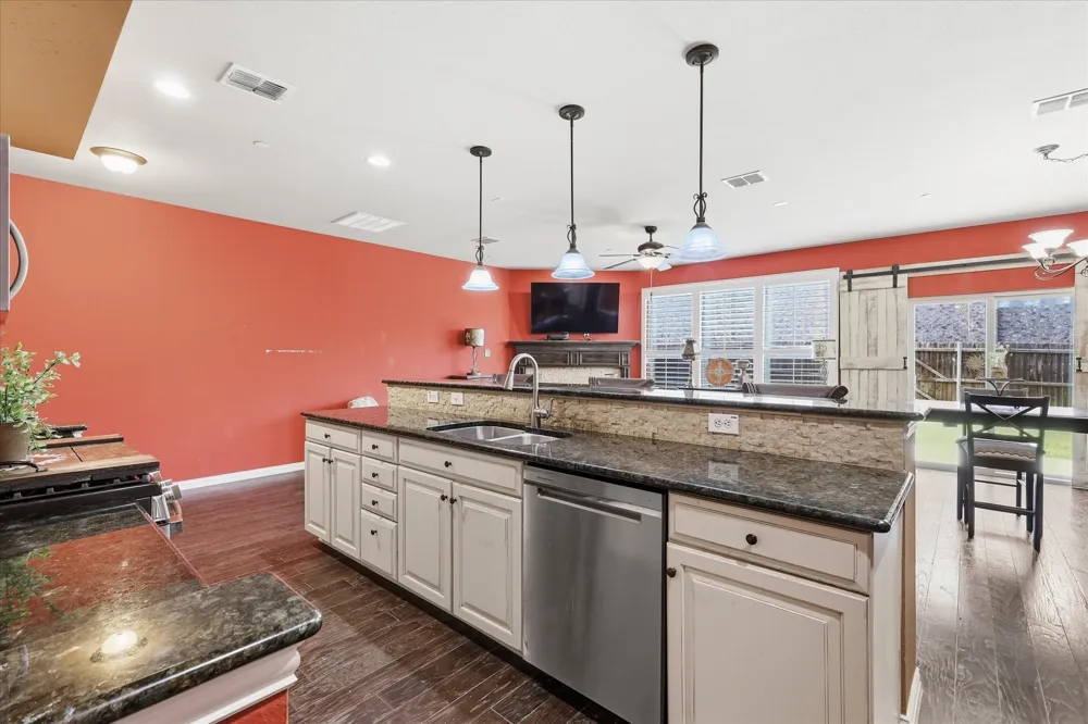 399 Dublin Street Lewisville, TX 75067