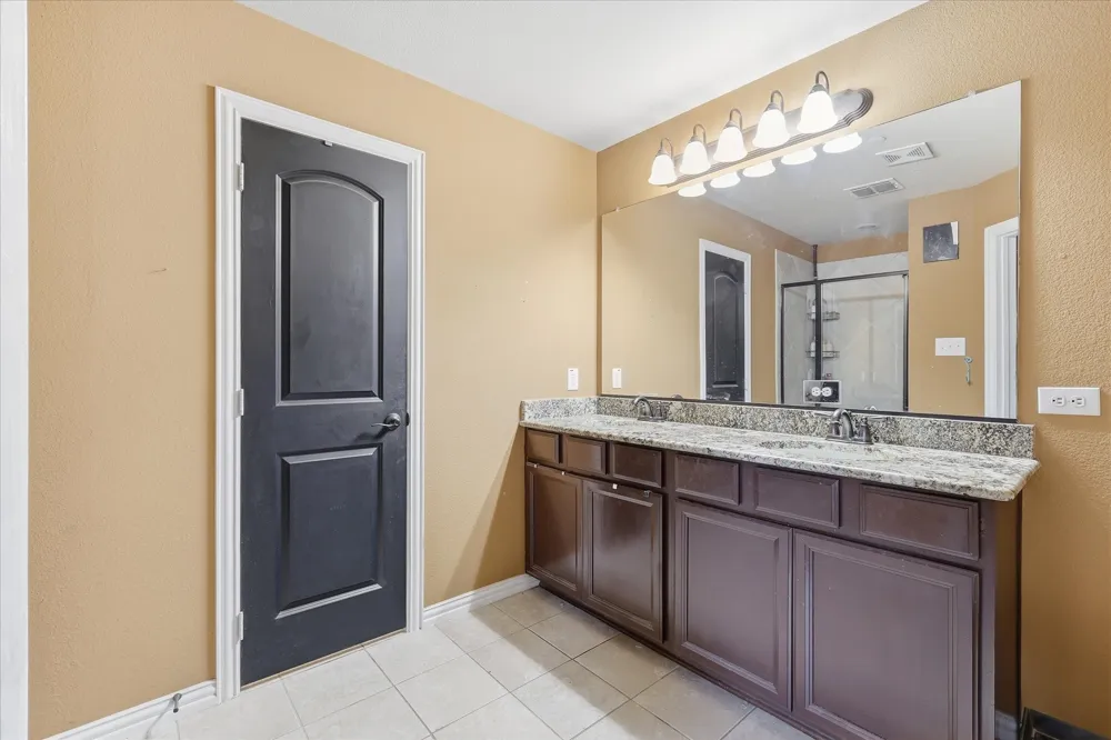 399 Dublin Street Lewisville, TX 75067