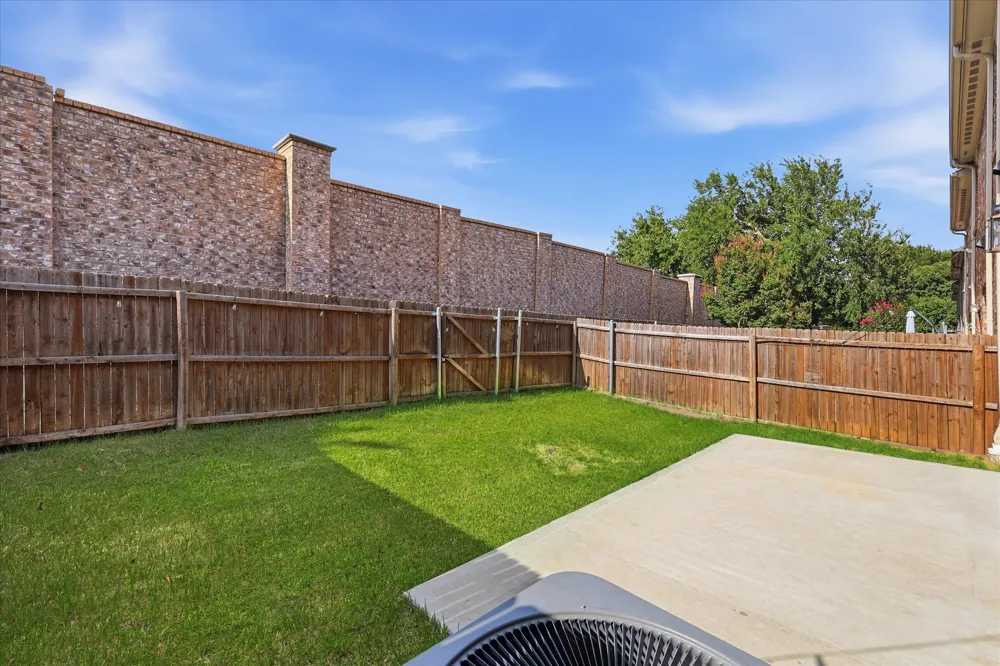 399 Dublin Street Lewisville, TX 75067
