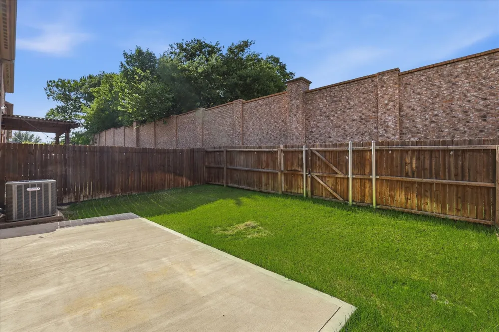 399 Dublin Street Lewisville, TX 75067