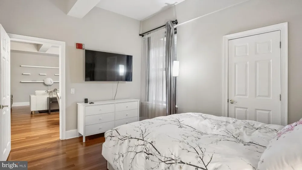 1500 CHESTNUT STREET #8I Philadelphia, PA 19102
