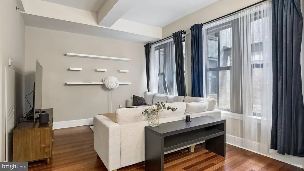 1500 CHESTNUT STREET #8I Philadelphia, PA 19102
