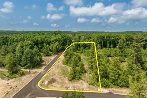 8910 Hemlock Hill Drive