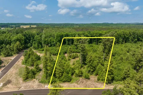 8886 Hemlock Hill Drive