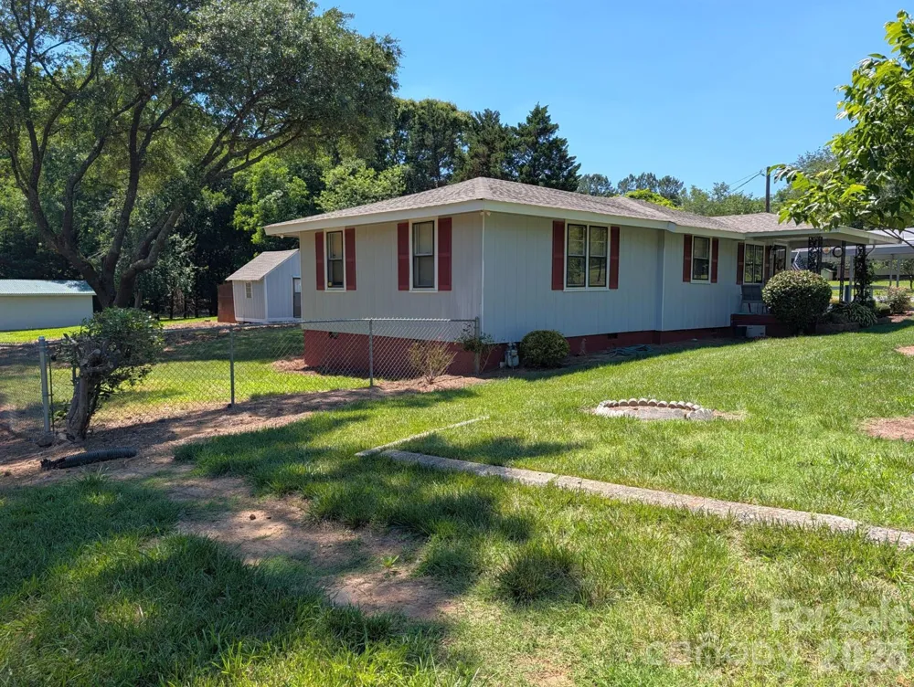 4053 Roddey Road Catawba, SC 29704