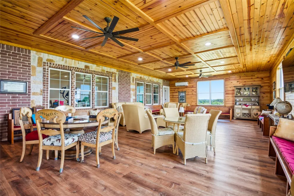 28966 US Highway 377 Gordonville, TX 76245