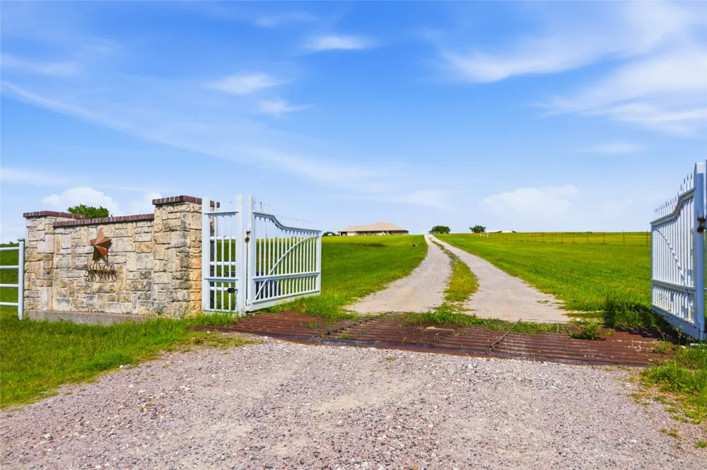 28966 US Highway 377 Gordonville, TX 76245