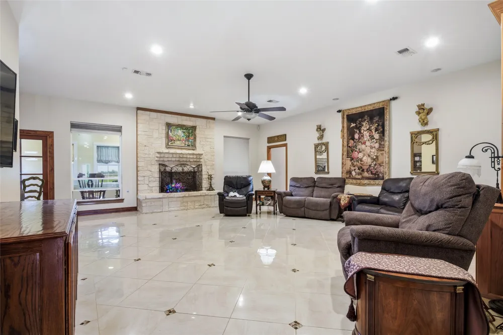 28966 US Highway 377 Gordonville, TX 76245