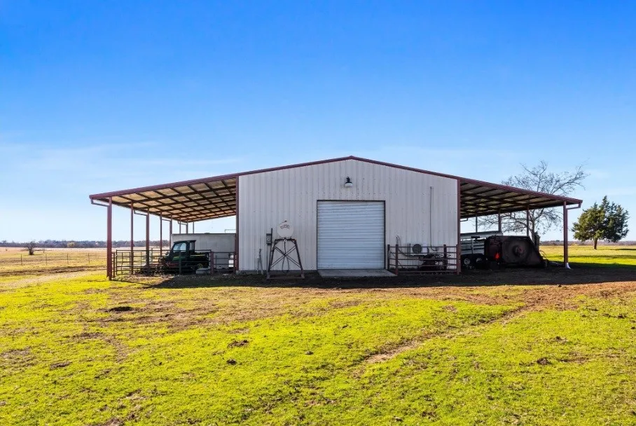 28966 US Highway 377 Gordonville, TX 76245