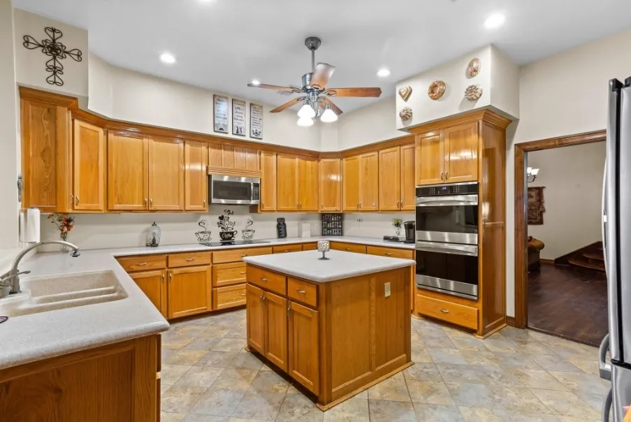28966 US Highway 377 Gordonville, TX 76245