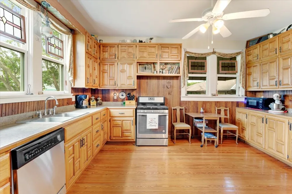 704 E Main Street Honey Grove, TX 75446