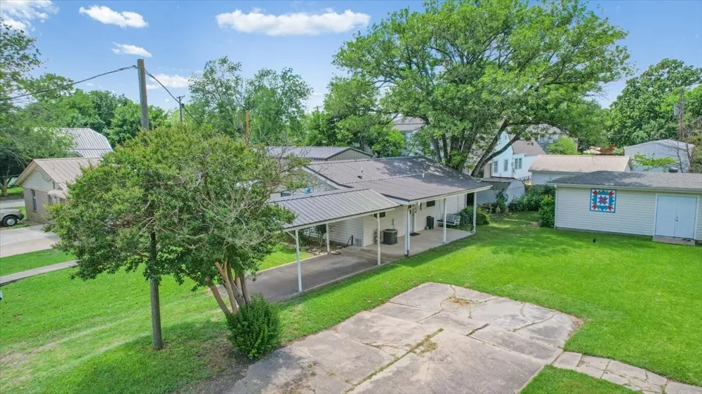 704 E Main Street Honey Grove, TX 75446