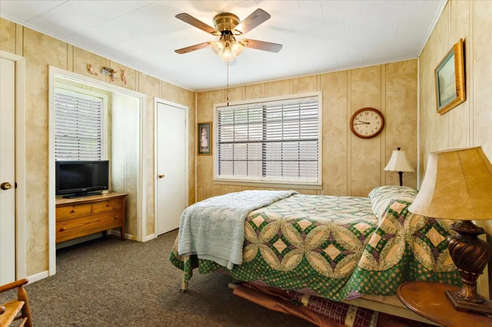 704 E Main Street Honey Grove, TX 75446