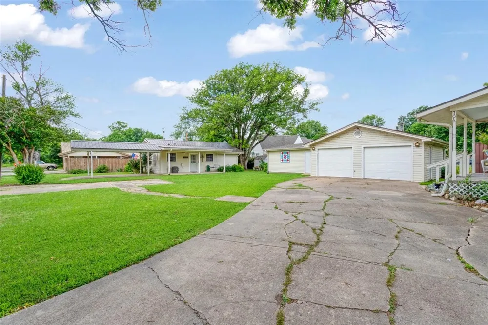 704 E Main Street Honey Grove, TX 75446