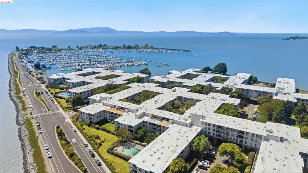 4 Admiral Dr #B430 Emeryville, CA 94608