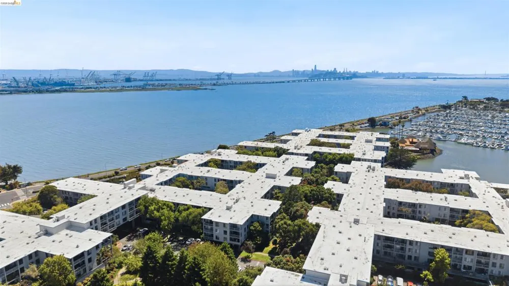 4 Admiral Dr #B430 Emeryville, CA 94608