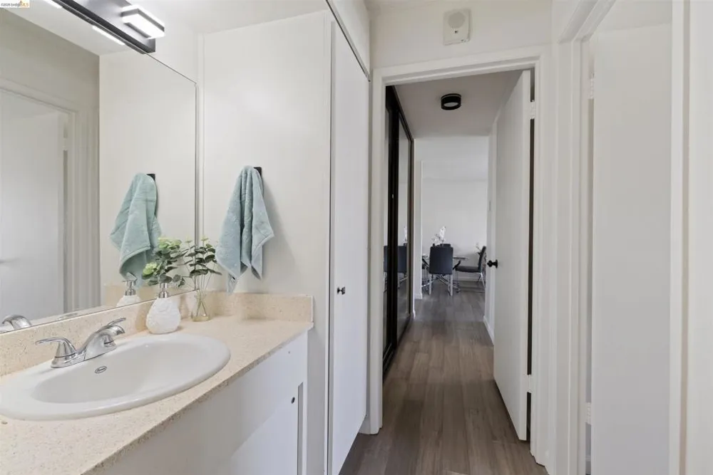 4 Admiral Dr #B430 Emeryville, CA 94608