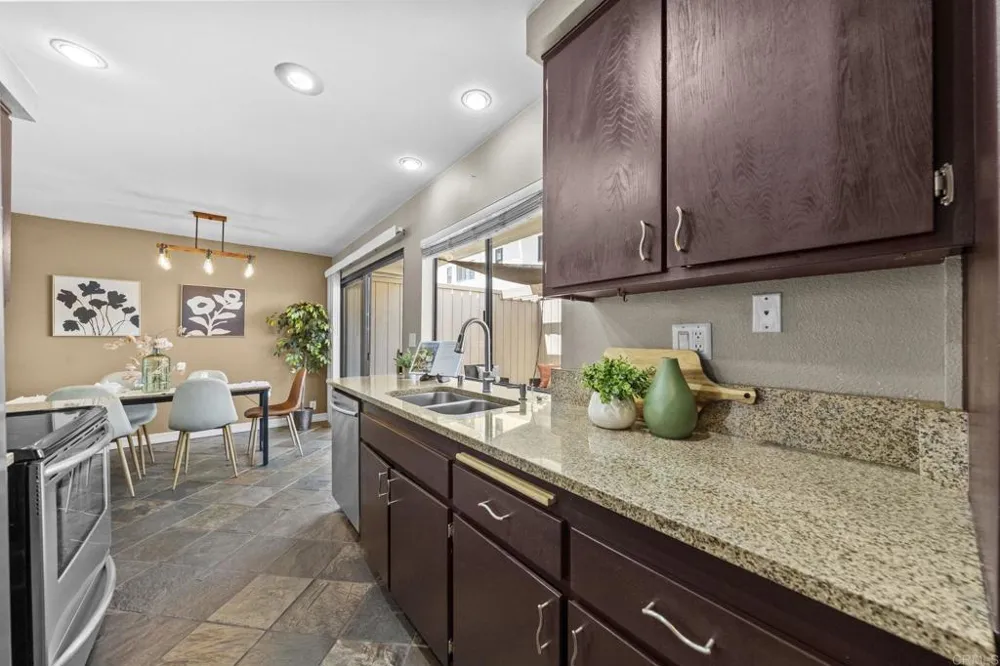 2710 Ariane Drive #3 San Diego, CA 92117