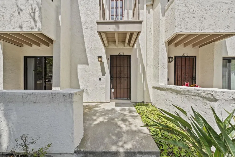 2710 Ariane Drive #3 San Diego, CA 92117