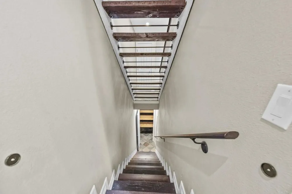 2710 Ariane Drive #3 San Diego, CA 92117