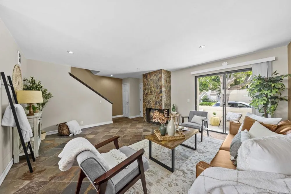 2710 Ariane Drive #3 San Diego, CA 92117