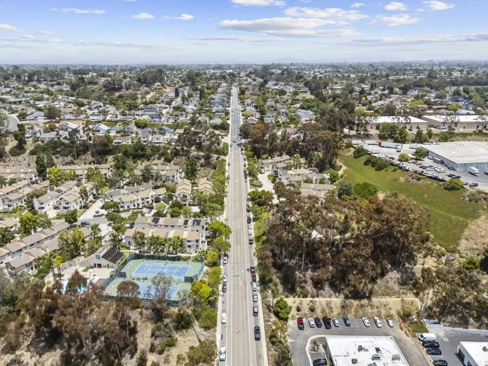 2710 Ariane Drive #3 San Diego, CA 92117