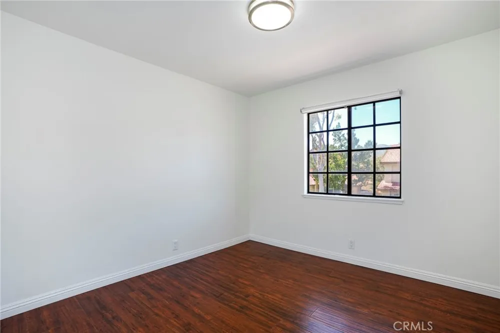 6820 Eaglehaven Lane Oak Park, CA 91377
