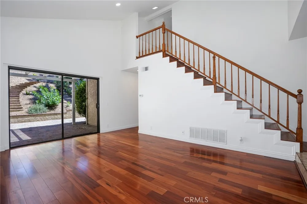 6820 Eaglehaven Lane Oak Park, CA 91377