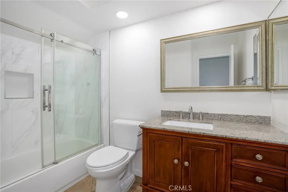 6820 Eaglehaven Lane Oak Park, CA 91377