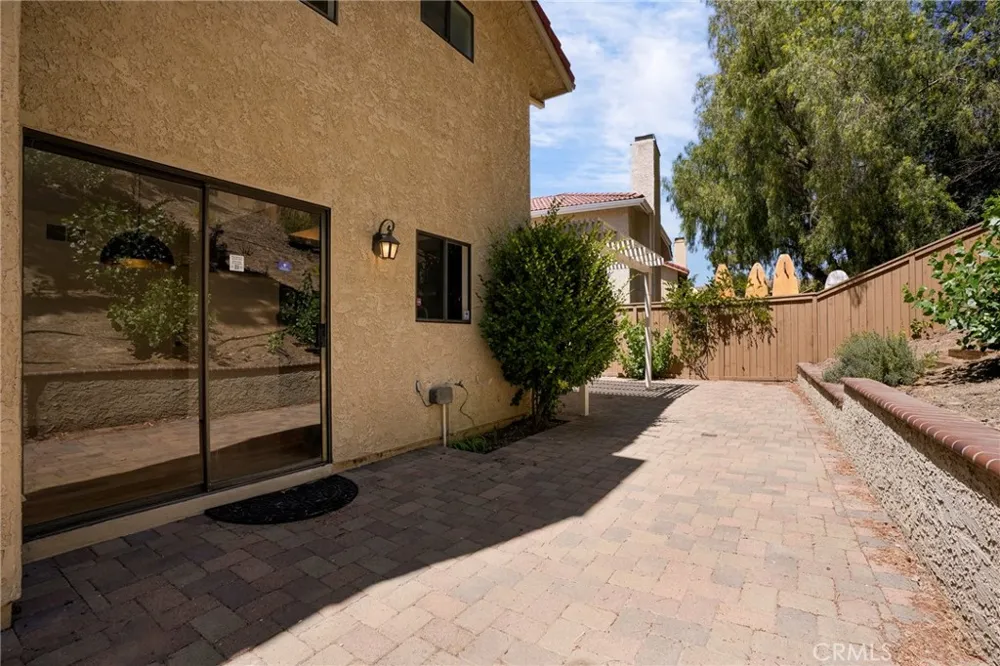 6820 Eaglehaven Lane Oak Park, CA 91377