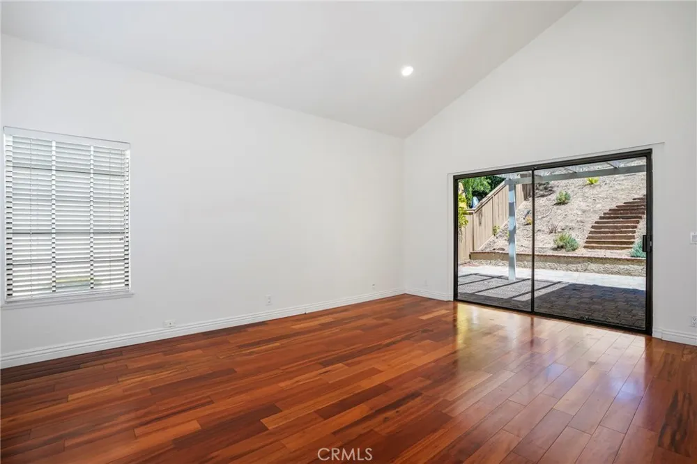 6820 Eaglehaven Lane Oak Park, CA 91377