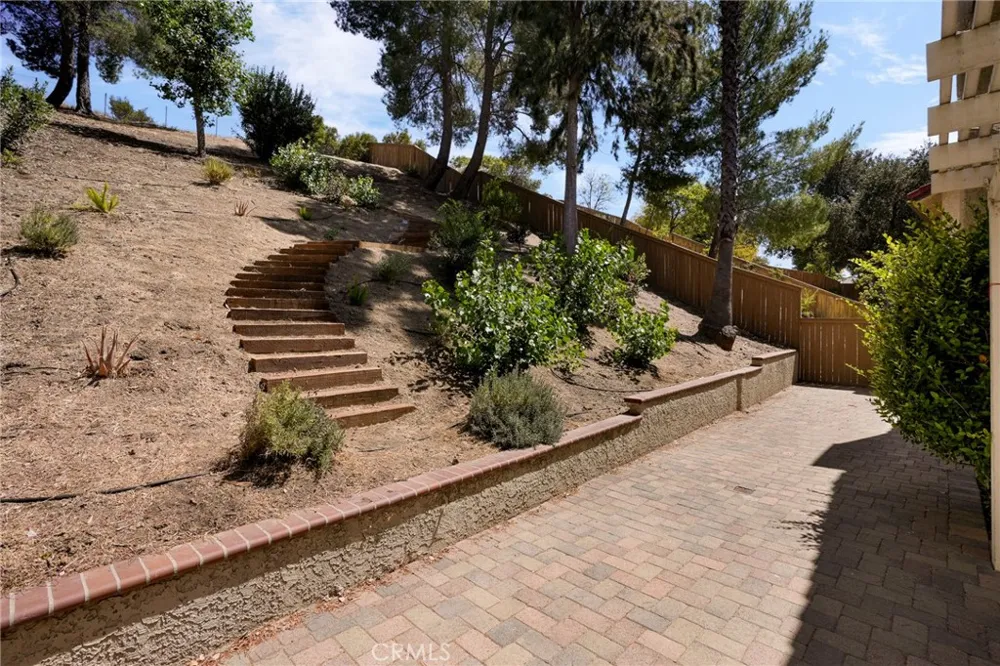 6820 Eaglehaven Lane Oak Park, CA 91377
