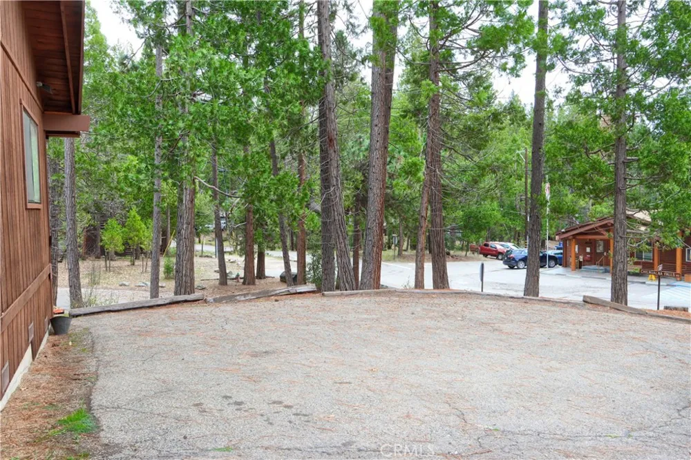8041 Chilnualna Falls Wawona, CA 95389