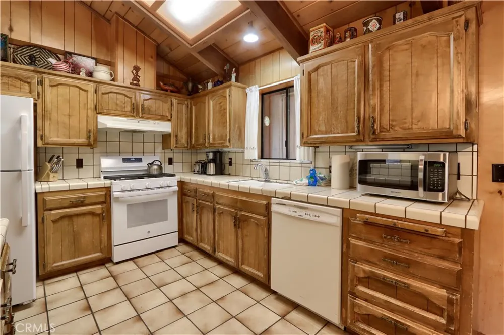 8041 Chilnualna Falls Wawona, CA 95389