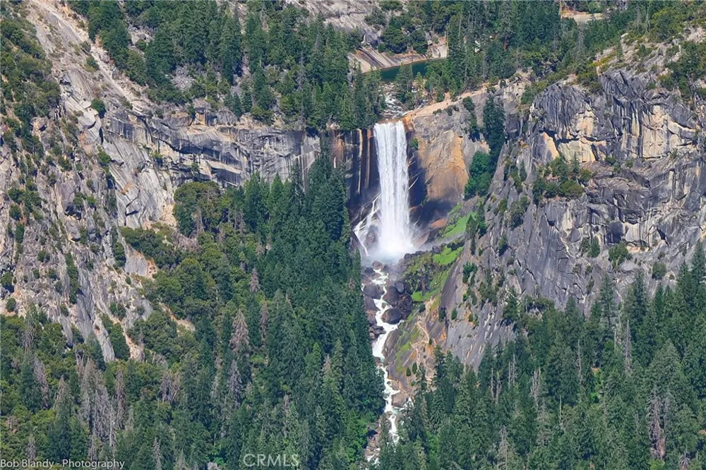 8041 Chilnualna Falls Wawona, CA 95389