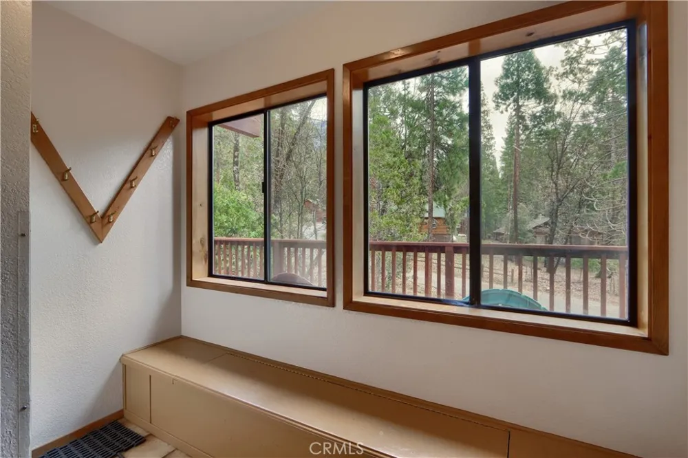 8041 Chilnualna Falls Wawona, CA 95389