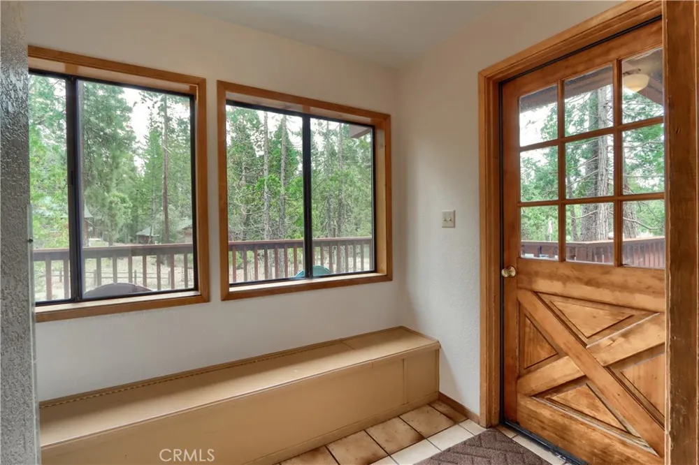 8041 Chilnualna Falls Wawona, CA 95389