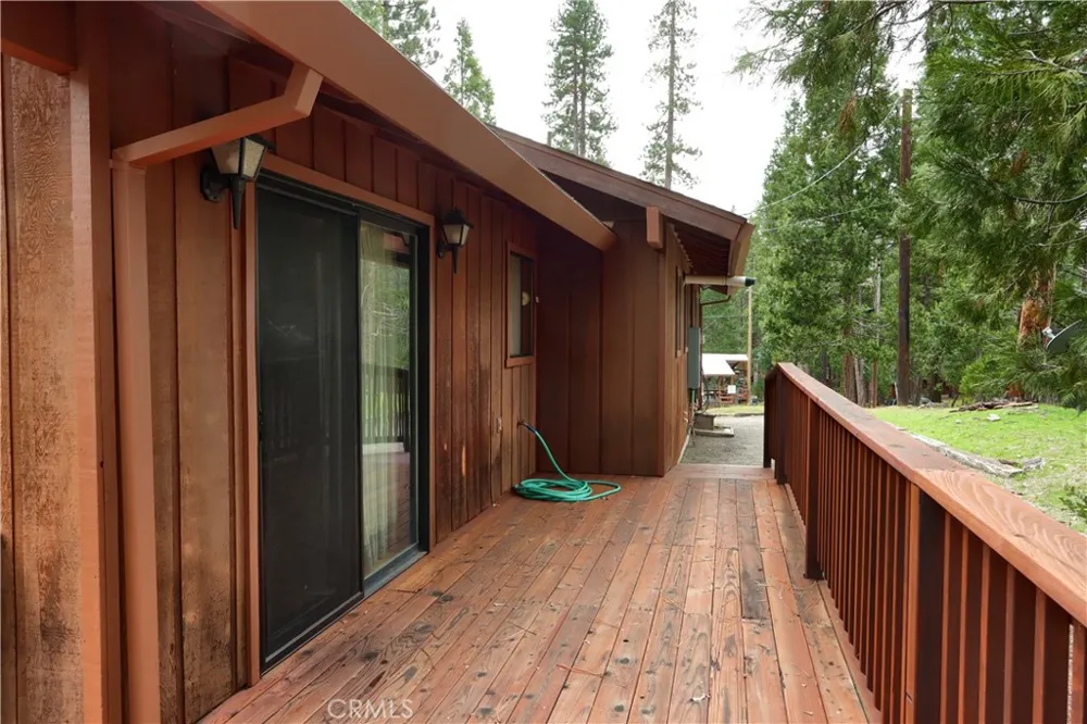 8041 Chilnualna Falls Wawona, CA 95389