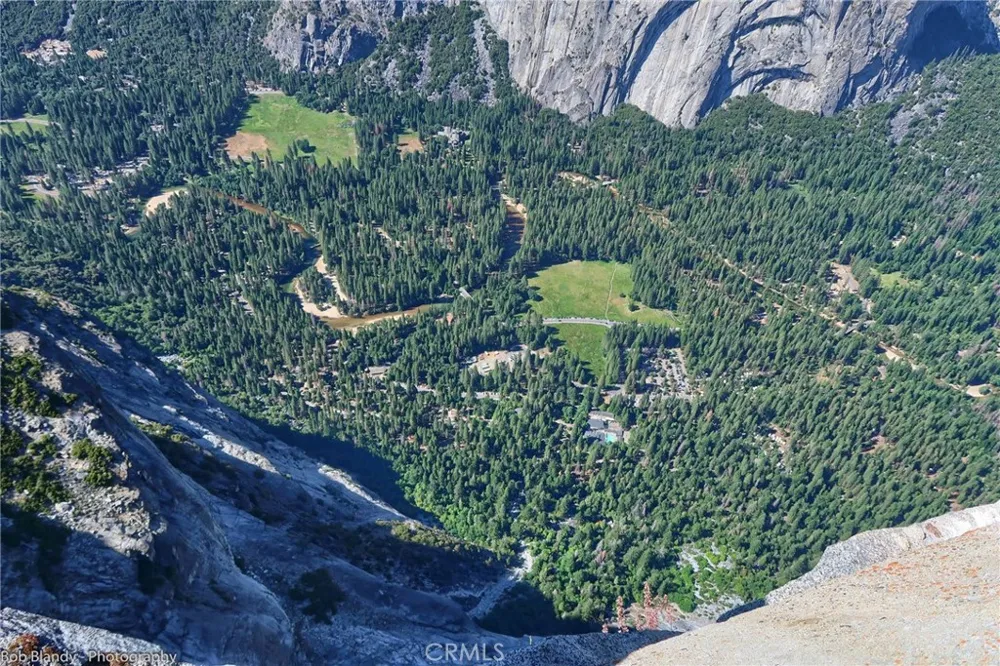 8041 Chilnualna Falls Wawona, CA 95389
