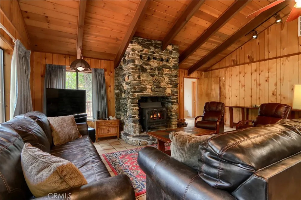 8041 Chilnualna Falls Wawona, CA 95389
