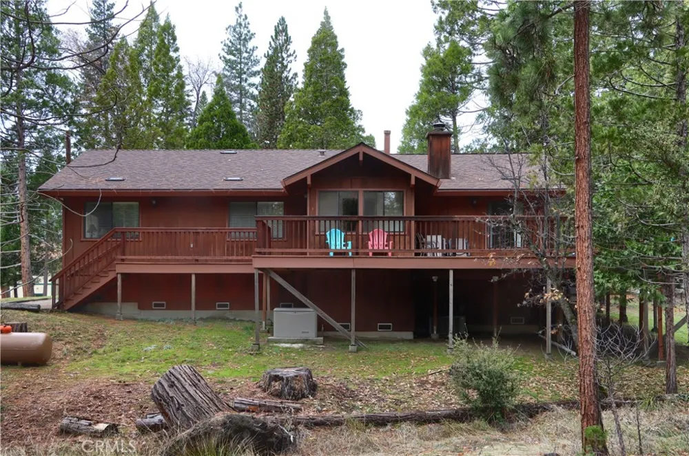 8041 Chilnualna Falls Wawona, CA 95389