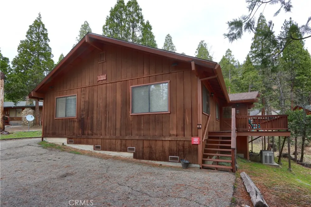 8041 Chilnualna Falls Wawona, CA 95389