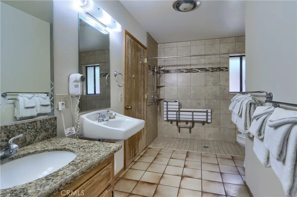 8041 Chilnualna Falls Wawona, CA 95389