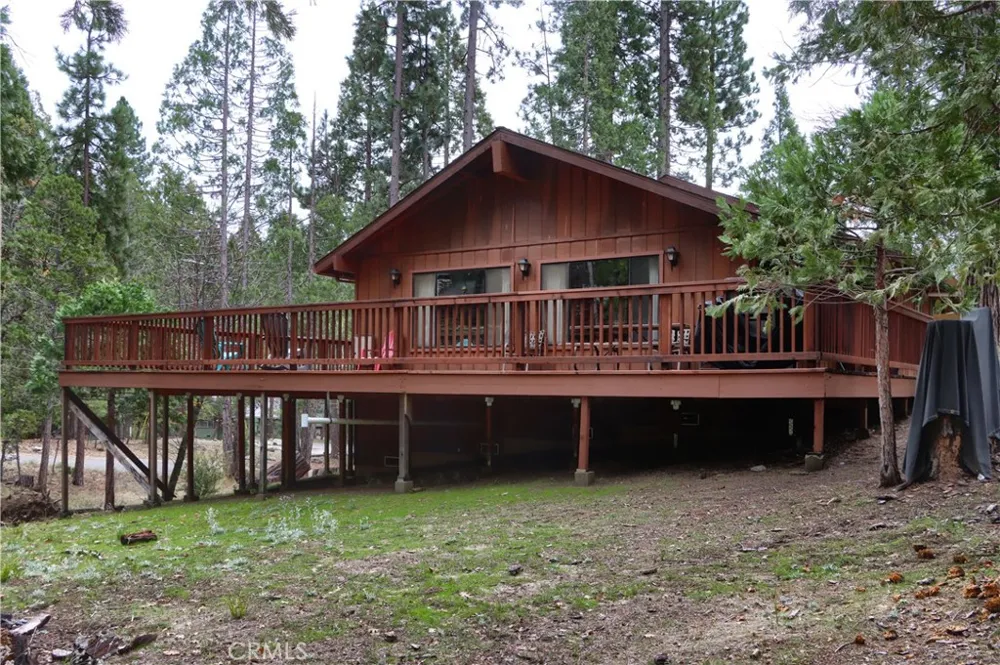 8041 Chilnualna Falls Wawona, CA 95389