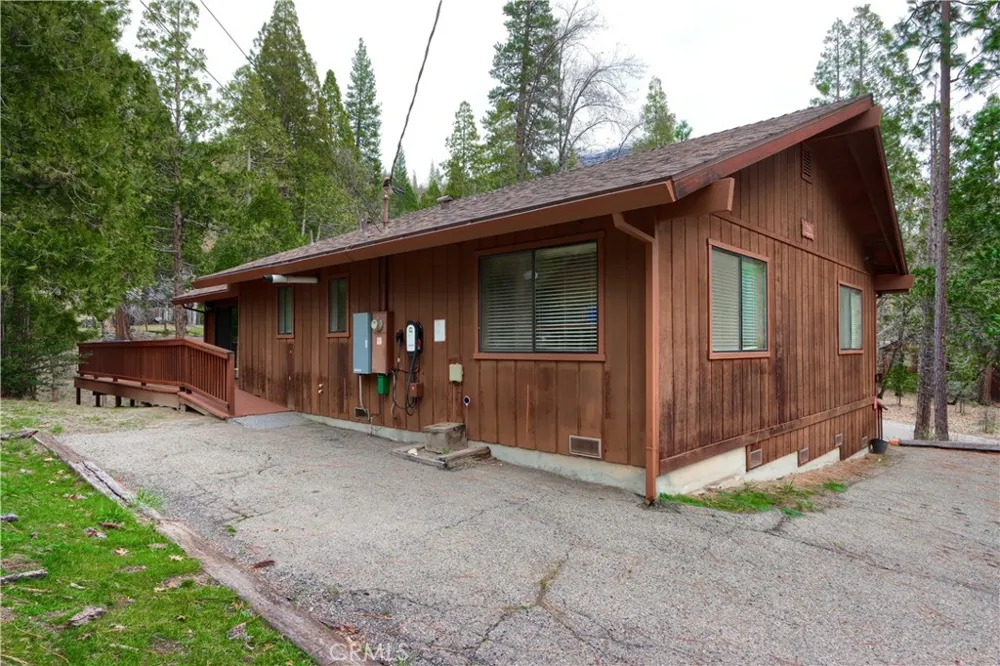 8041 Chilnualna Falls Wawona, CA 95389
